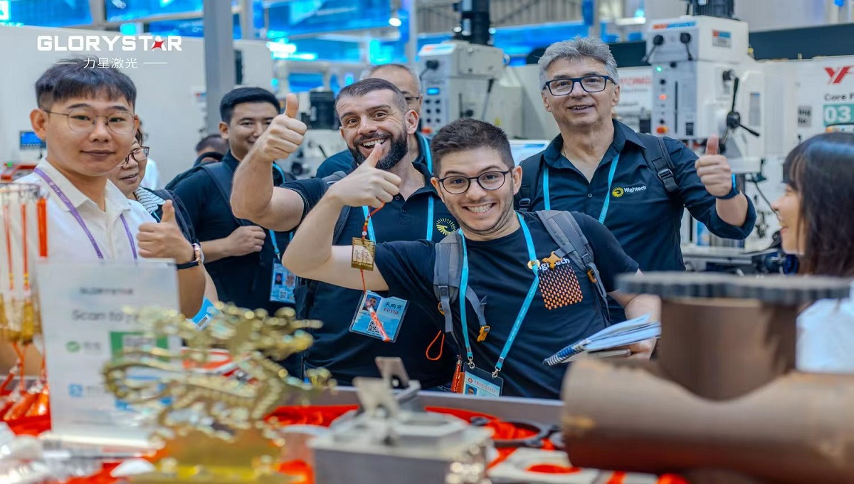 秋季廣交會現(xiàn)場首日流量爆滿！力星激光科技盛宴攬獲海內(nèi)外友人一致好評！